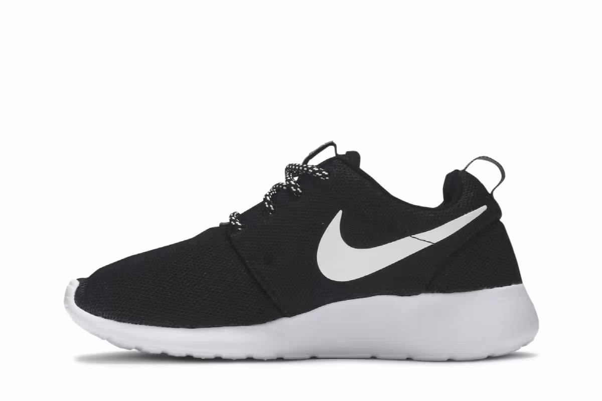 Nike Women's Roshe One Black, view 4