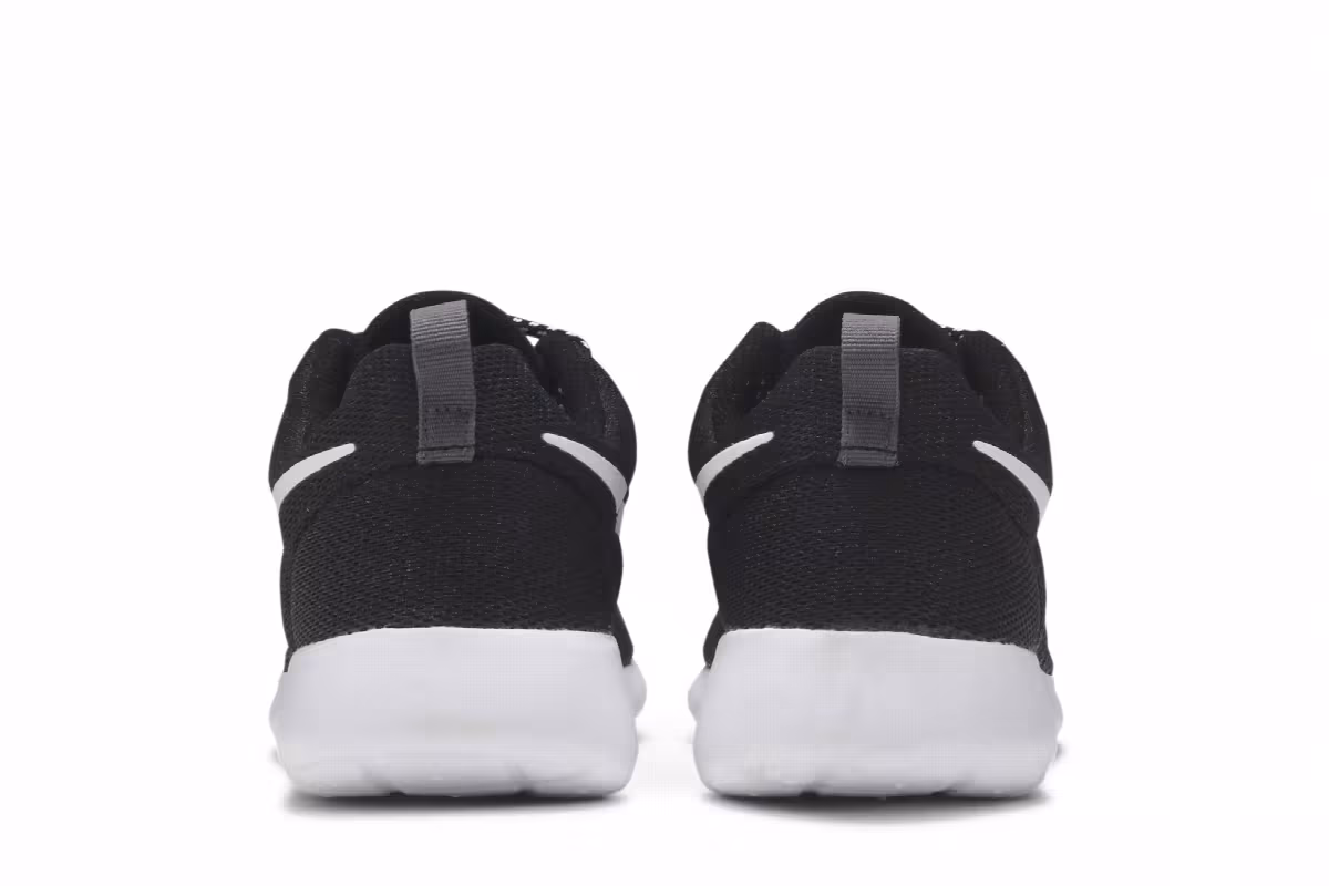 Nike Women's Roshe One Black, view 7