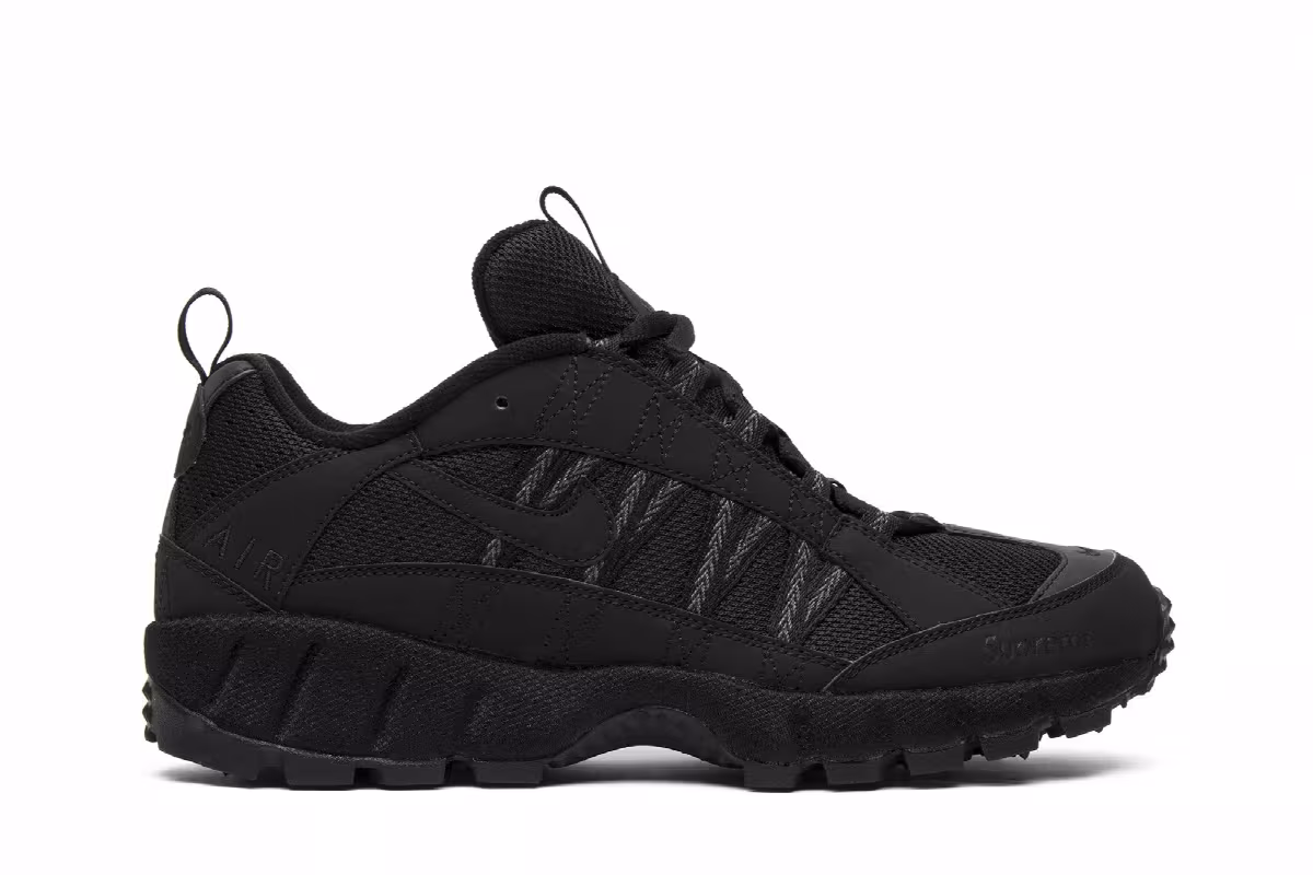 Supreme x Nike Air Humara 17 Black, view 2