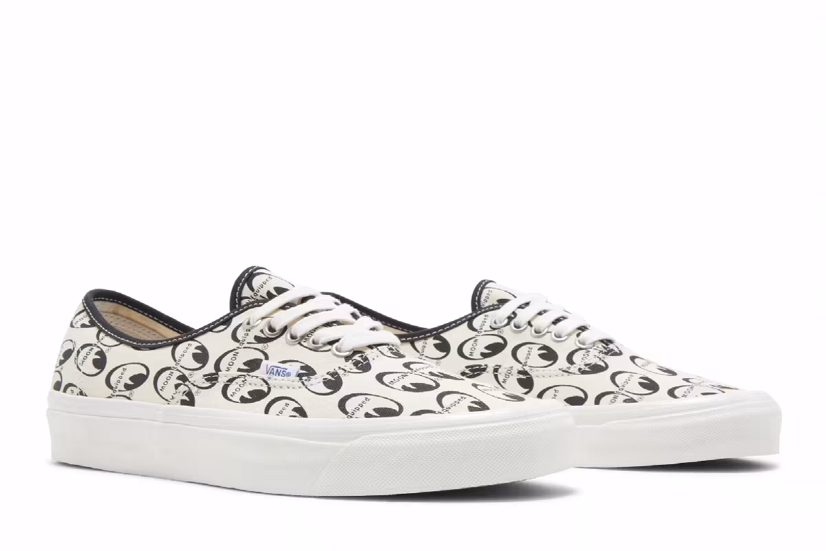 Mooneyes x Vans Authentic 44 DX Anaheim Factory - White, view 9