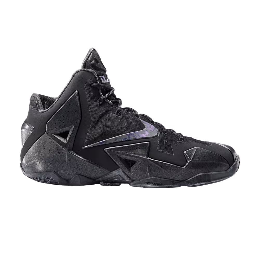 Nike LeBron 11 Blackout