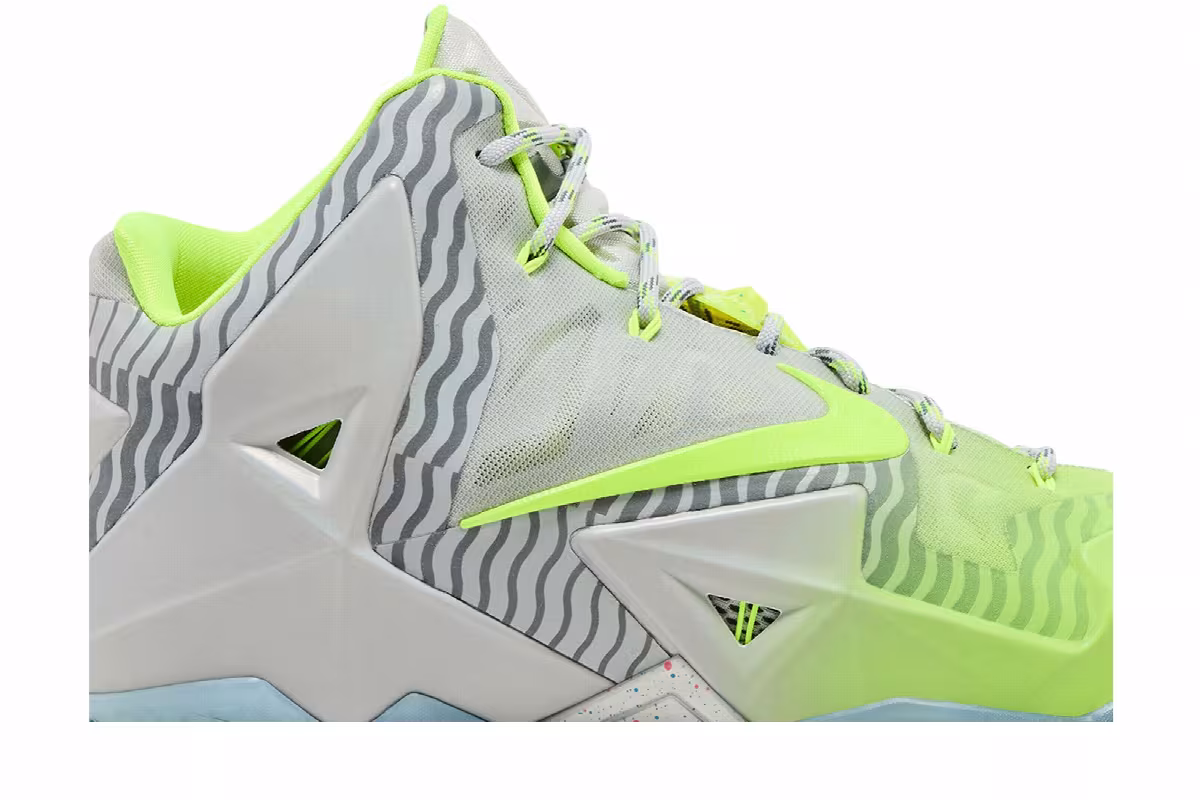 Nike LeBron 11 Maison du LeBron, view 3