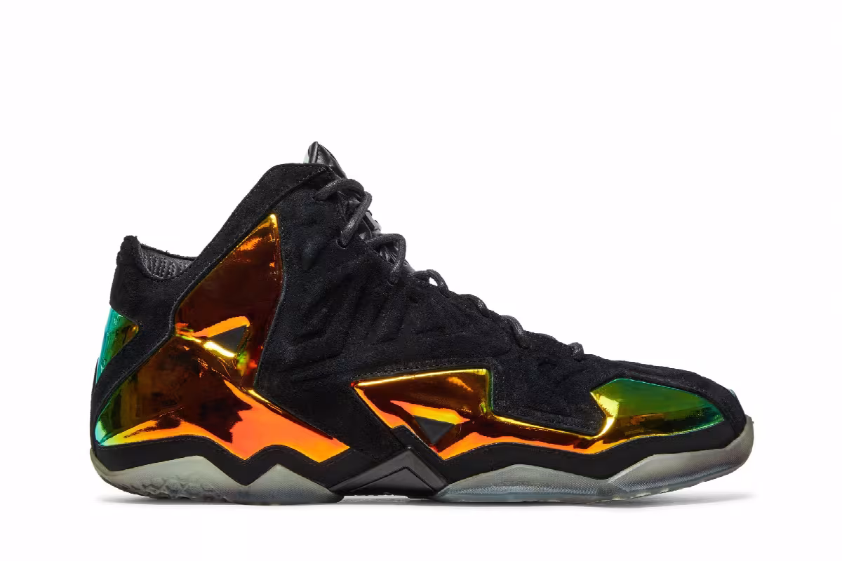 Nike LeBron 11 EXT QS Kings Crown, view 2