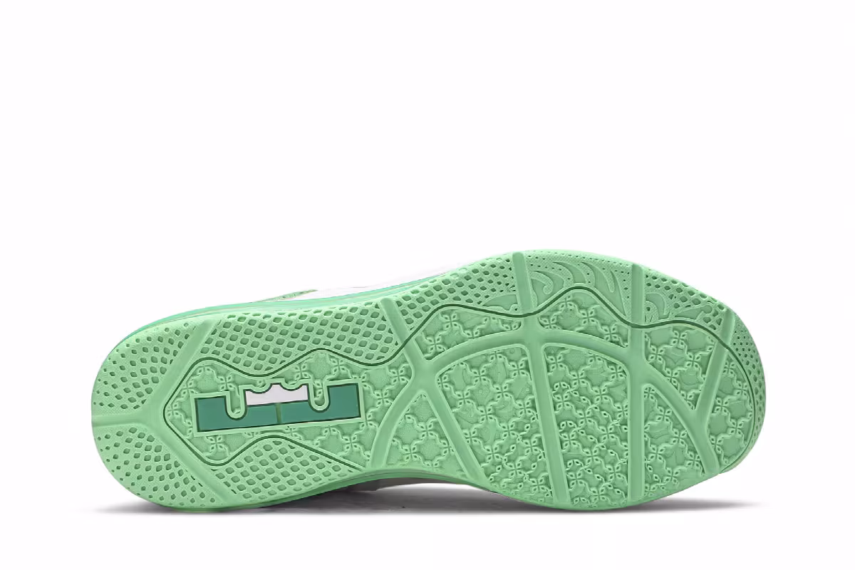 Nike Max LeBron 11 Low Easter, view 5