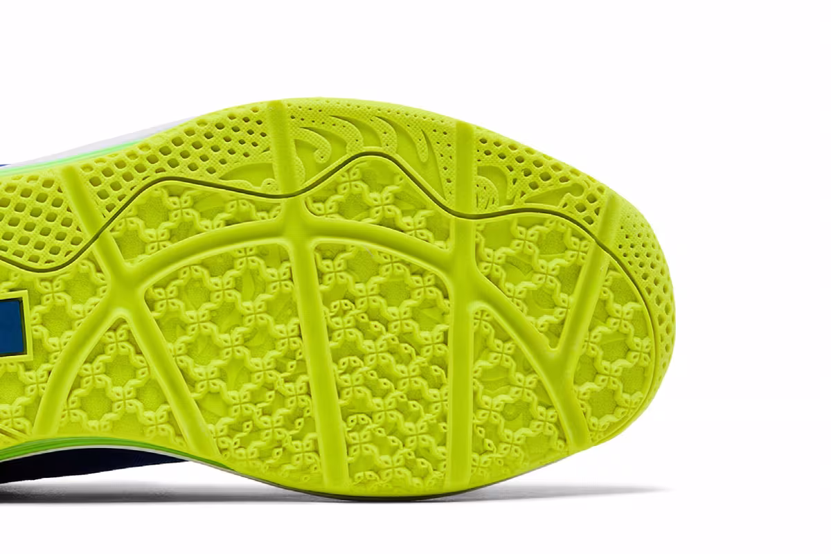 Nike Max LeBron 11 Low Sprite, view 6