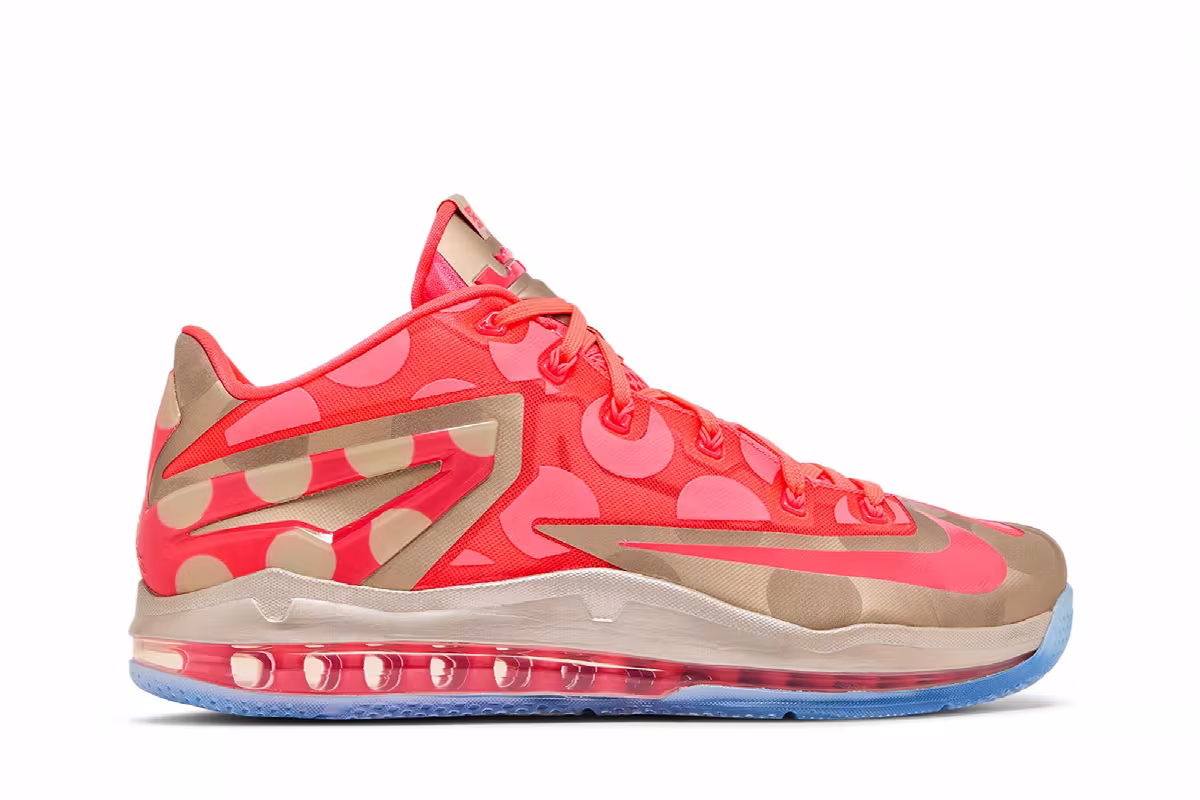 Nike LeBron 11 Low Maison Collection, view 2