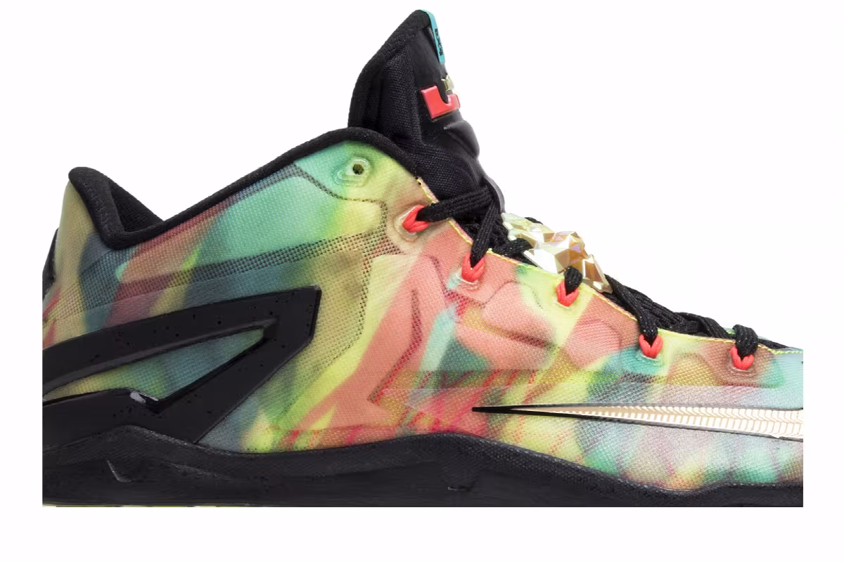 Nike Max LeBron 11 Low SE Multi-Color, view 3