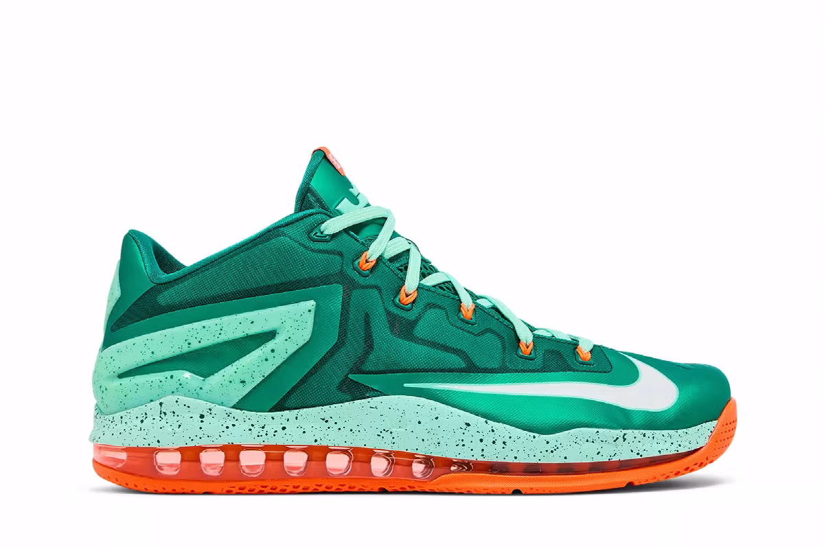 Nike Max LeBron 11 Low Biscayne, view 2