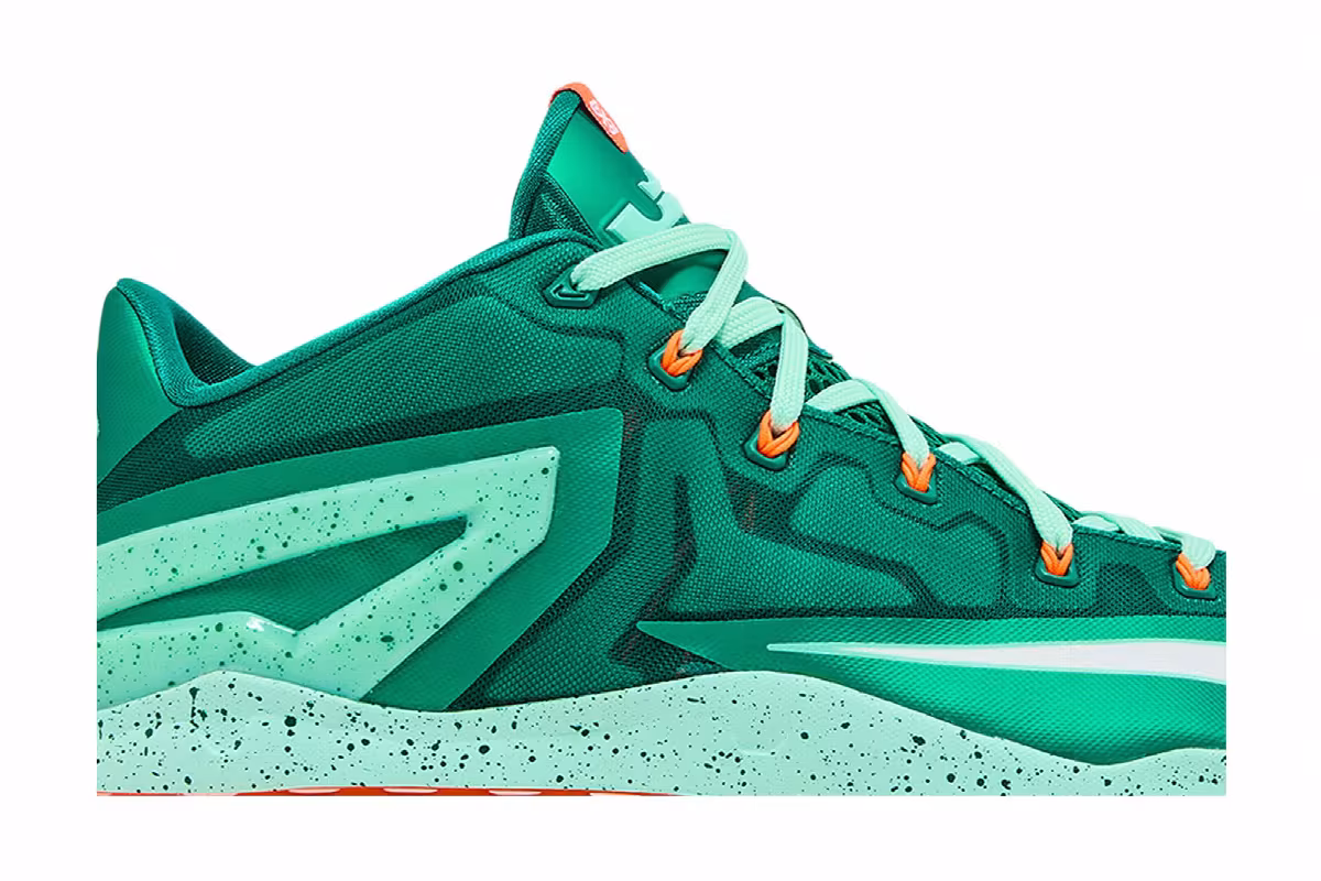 Nike Max LeBron 11 Low Biscayne, view 3