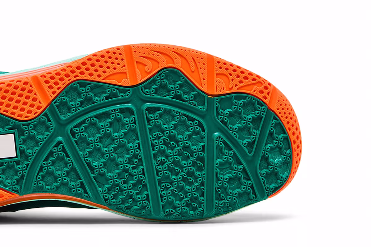 Nike Max LeBron 11 Low Biscayne, view 6