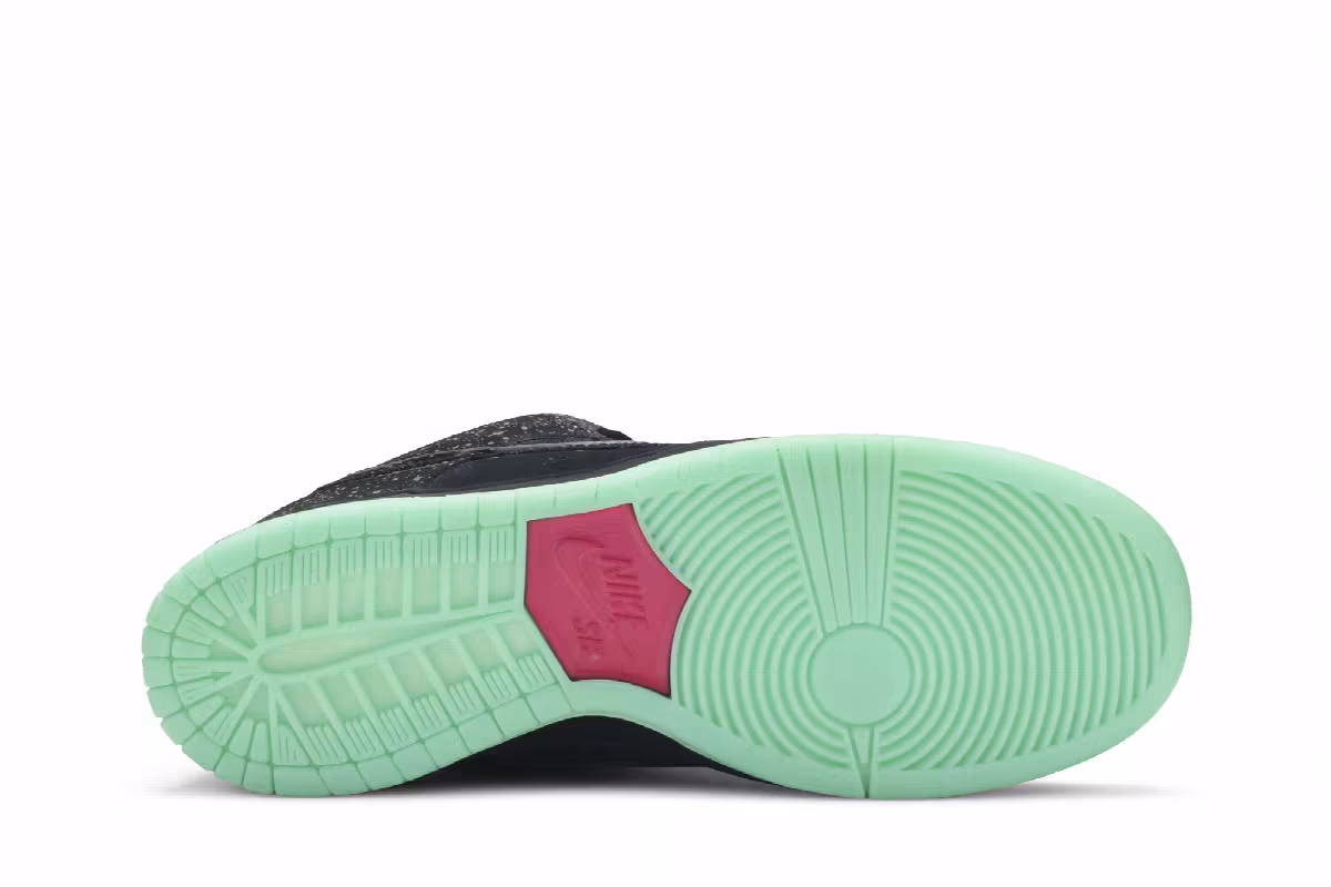 Premier x Nike Dunk Low Premium SB AE QS Northern Lights, view 5
