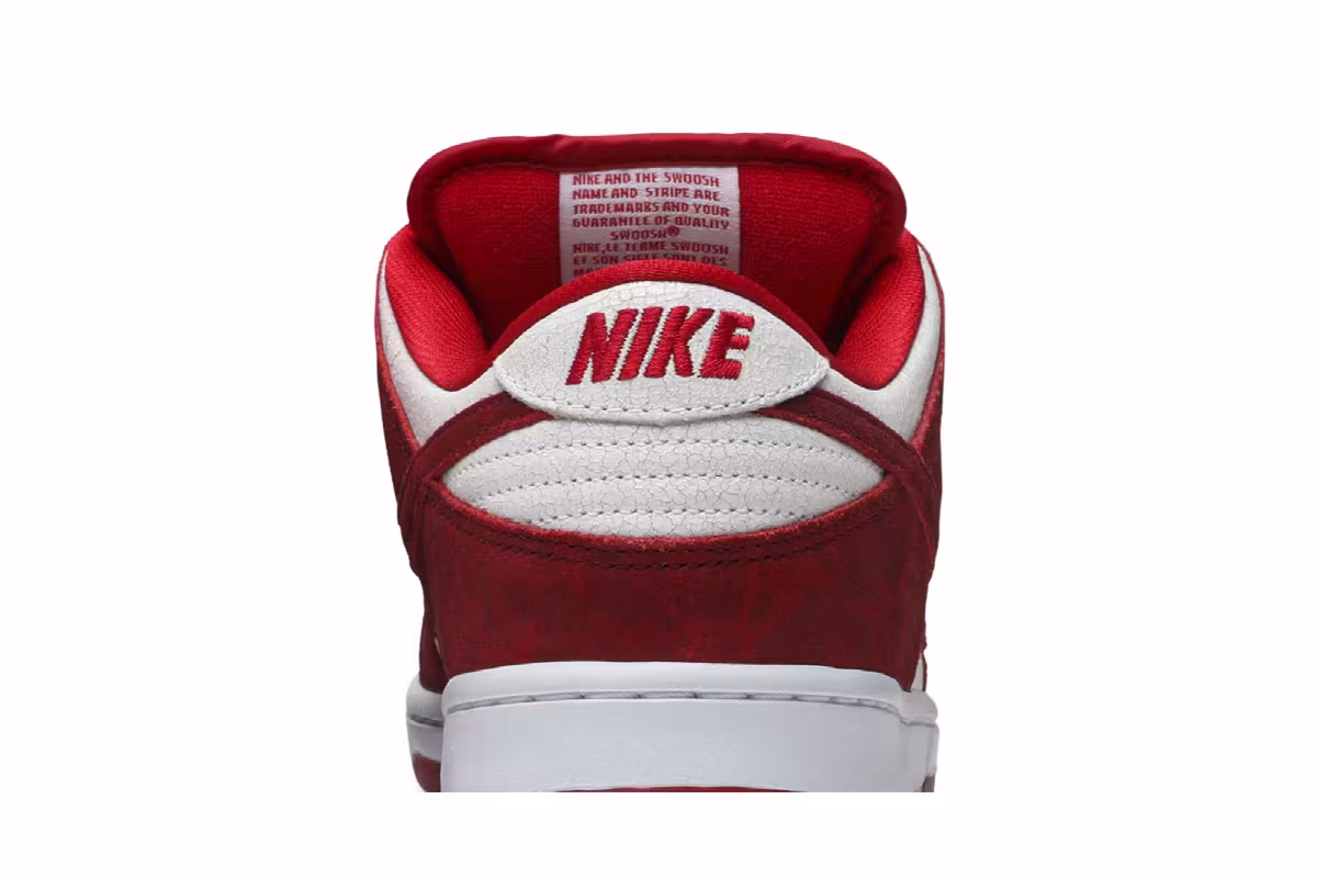 Nike Dunk Low Premium SB Valentine's Day 2014, view 8