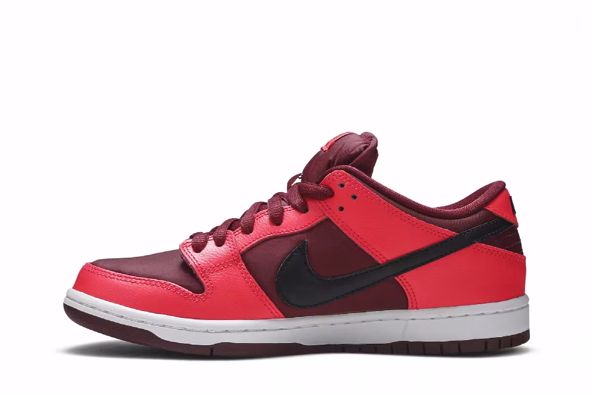 Nike Dunk Low SB Laser Crimson, view 4