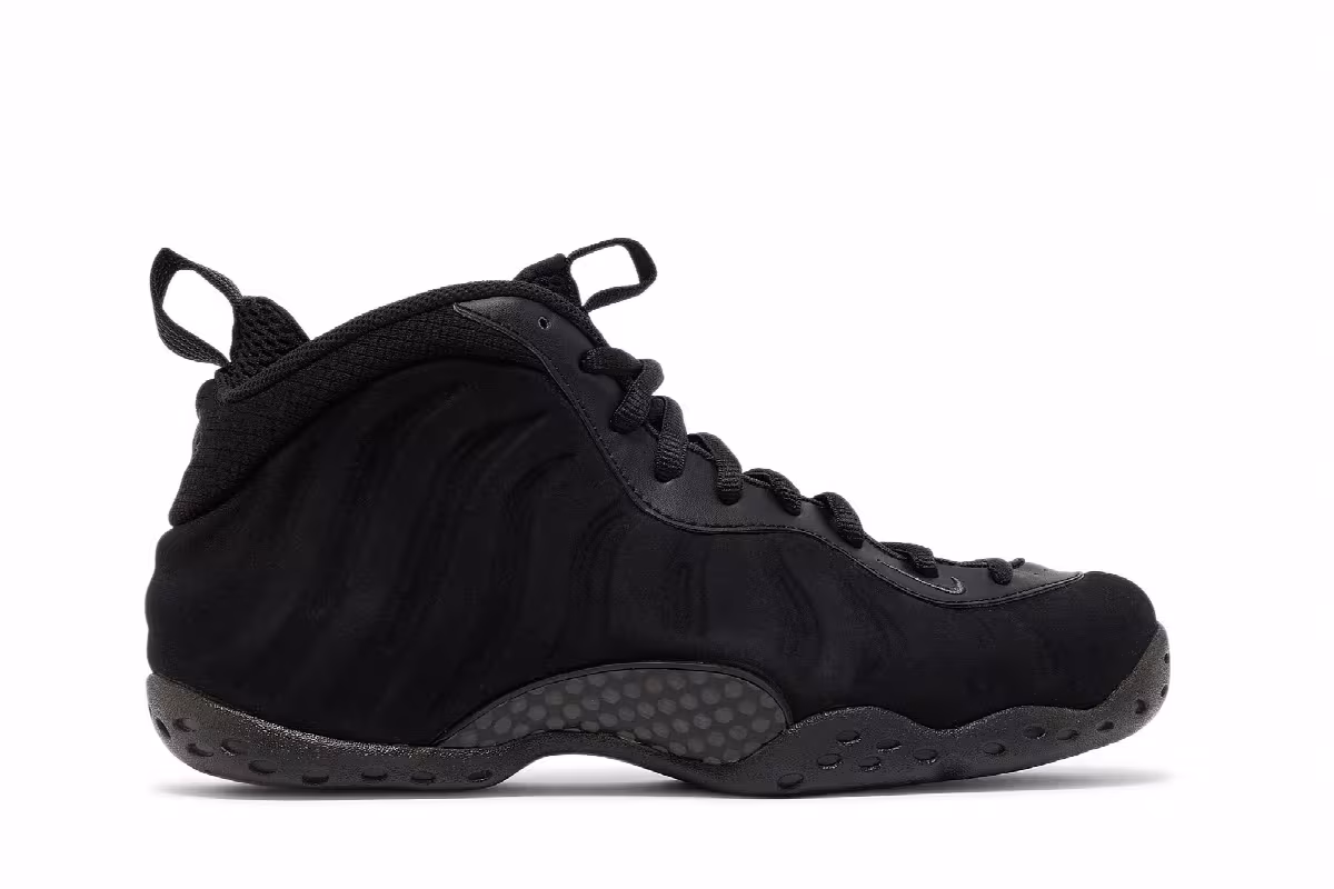 Nike Air Foamposite One Prm Triple Black, view 2