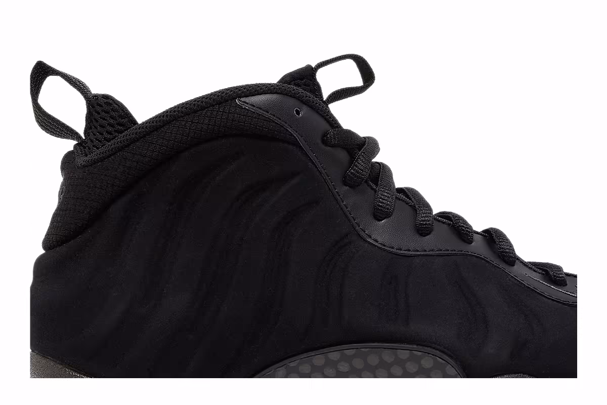 Nike Air Foamposite One Prm Triple Black, view 3