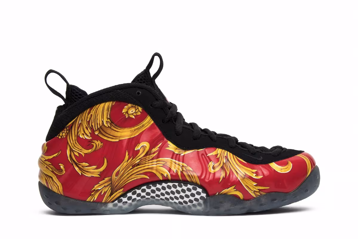 Supreme x Nike Air Foamposite One SP Supreme, view 2
