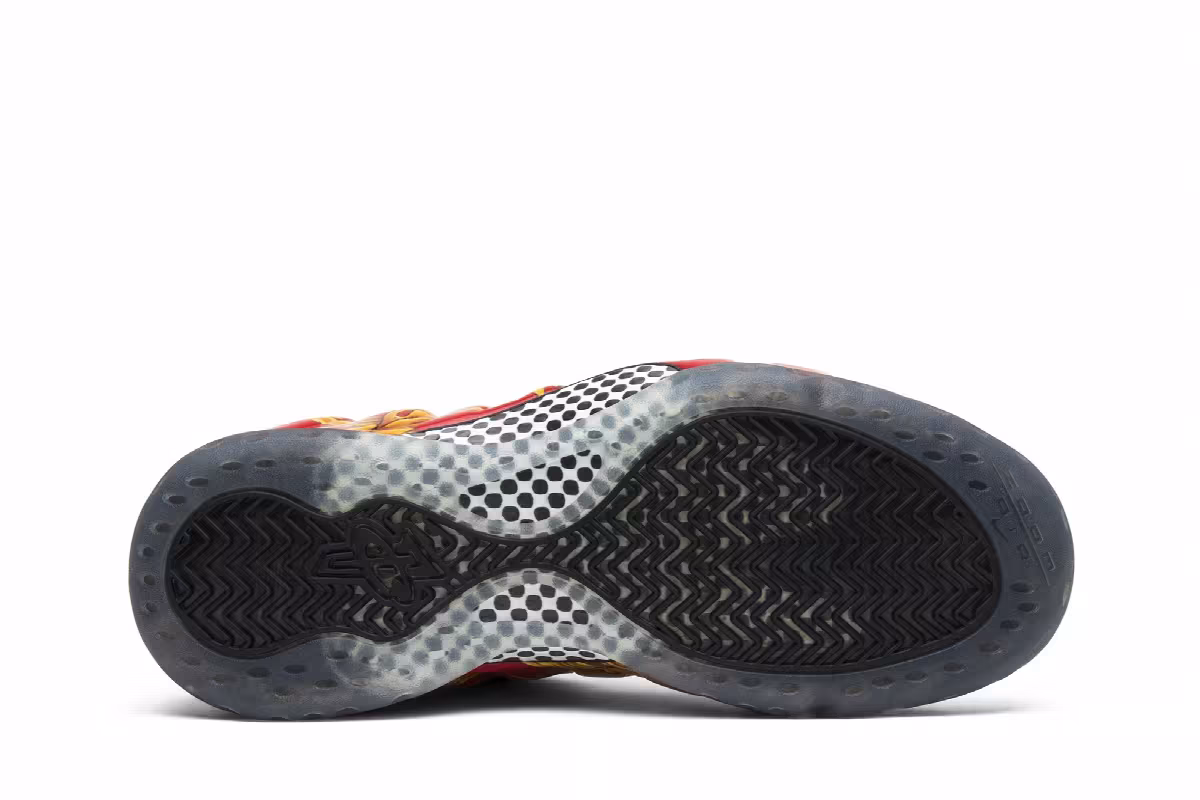 Supreme x Nike Air Foamposite One SP Supreme, view 5