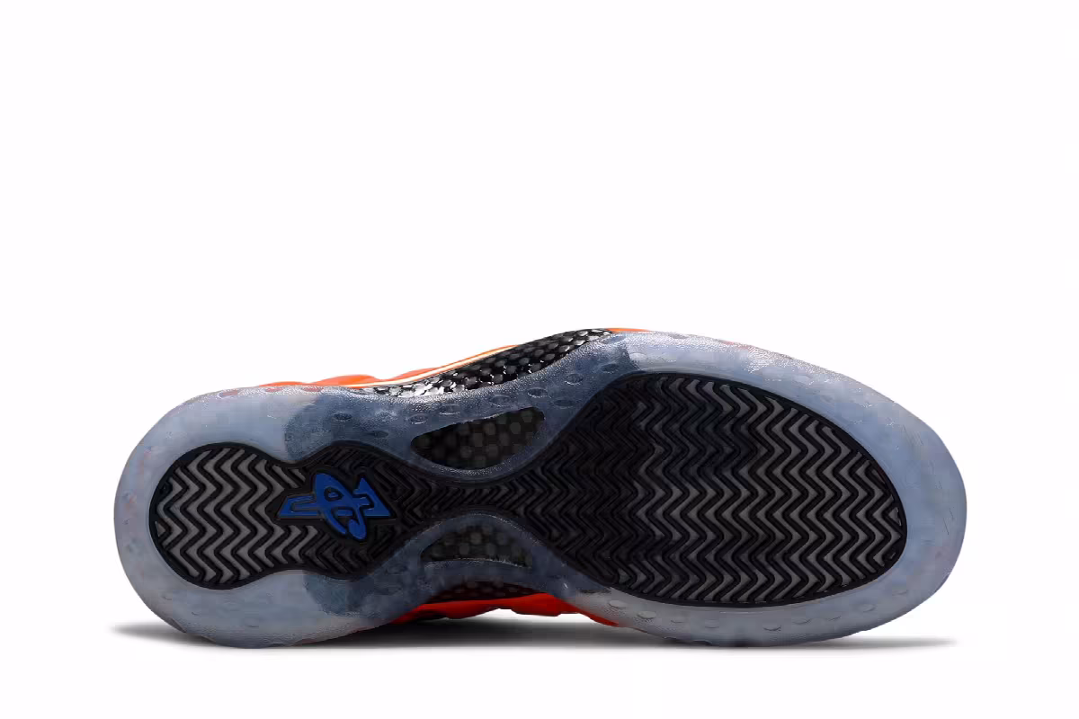 Nike Air Foamposite One Knicks, view 5