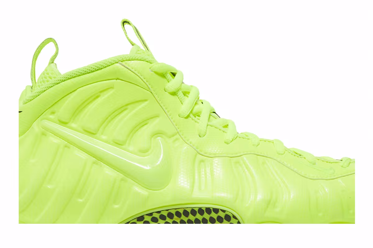 Nike Air Foamposite Pro Volt 2014, view 3