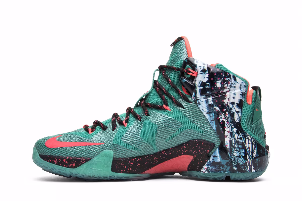 Nike LeBron 12 Xmas Akron Birch, view 4