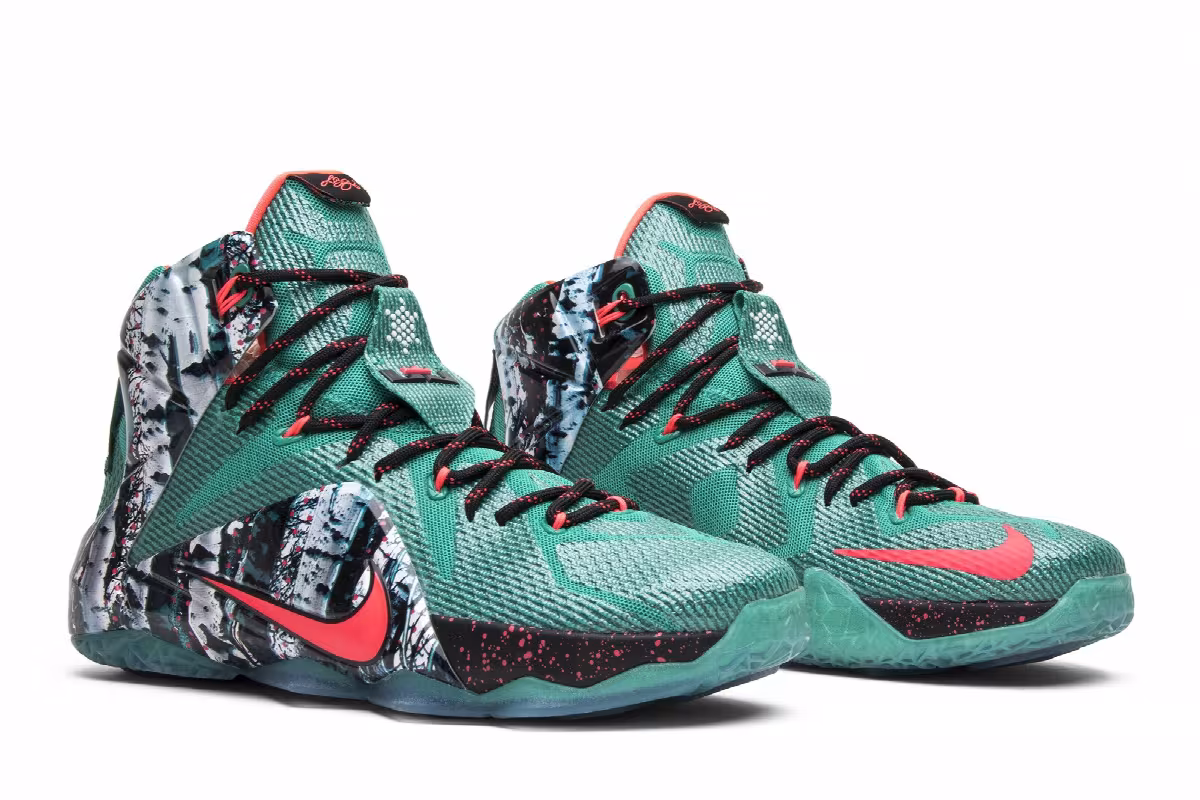 Nike LeBron 12 Xmas Akron Birch, view 9