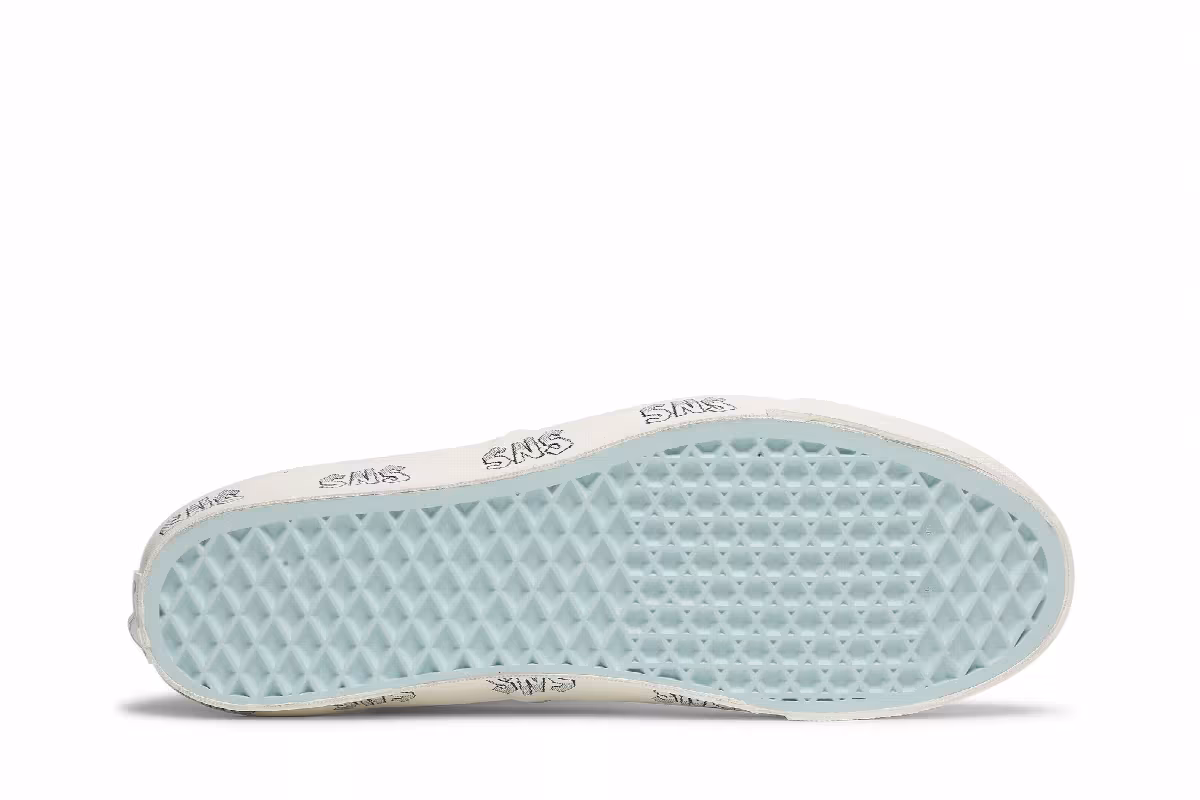 Sneakersnstuff x Vans Vault OG Authentic LX Venice, view 5