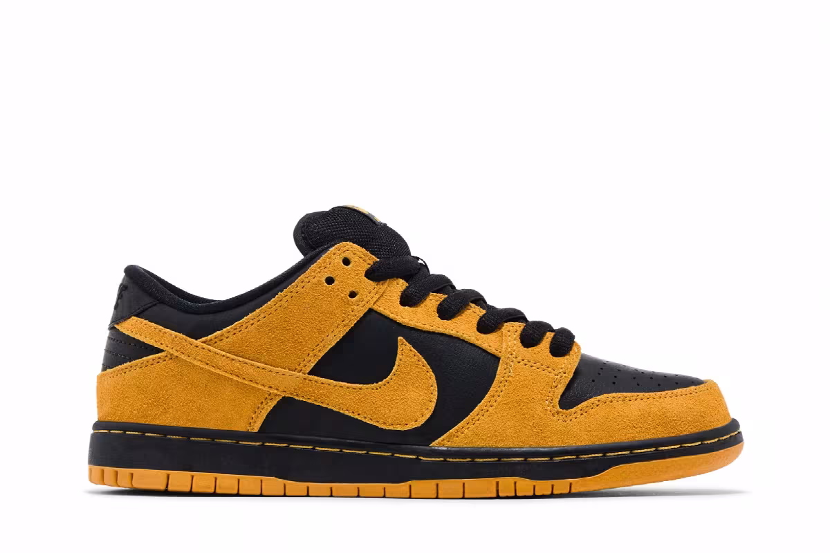 Nike SB Dunk Low Pro Iowa, view 2