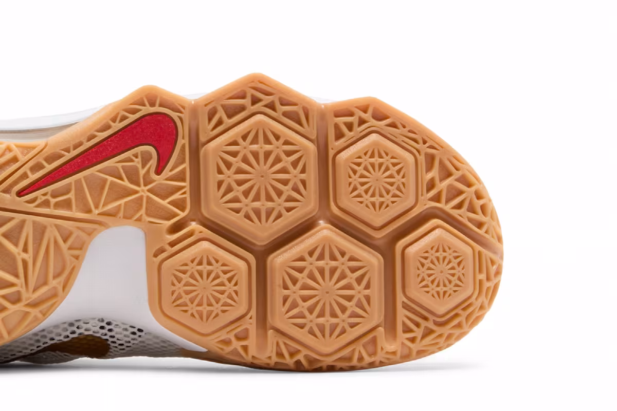 Nike LeBron 12 Low USA, view 6