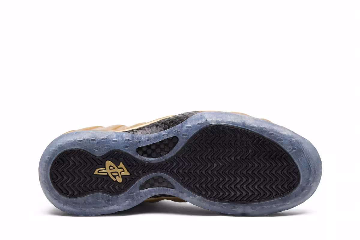 Nike Air Foamposite One Metallic Gold, view 5