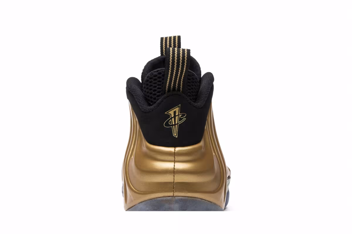Nike Air Foamposite One Metallic Gold, view 8