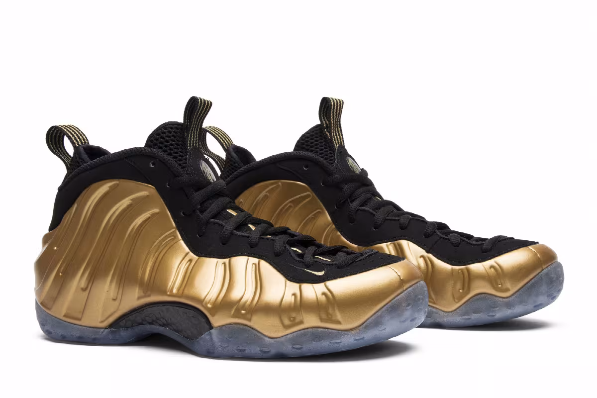 Nike Air Foamposite One Metallic Gold, view 9