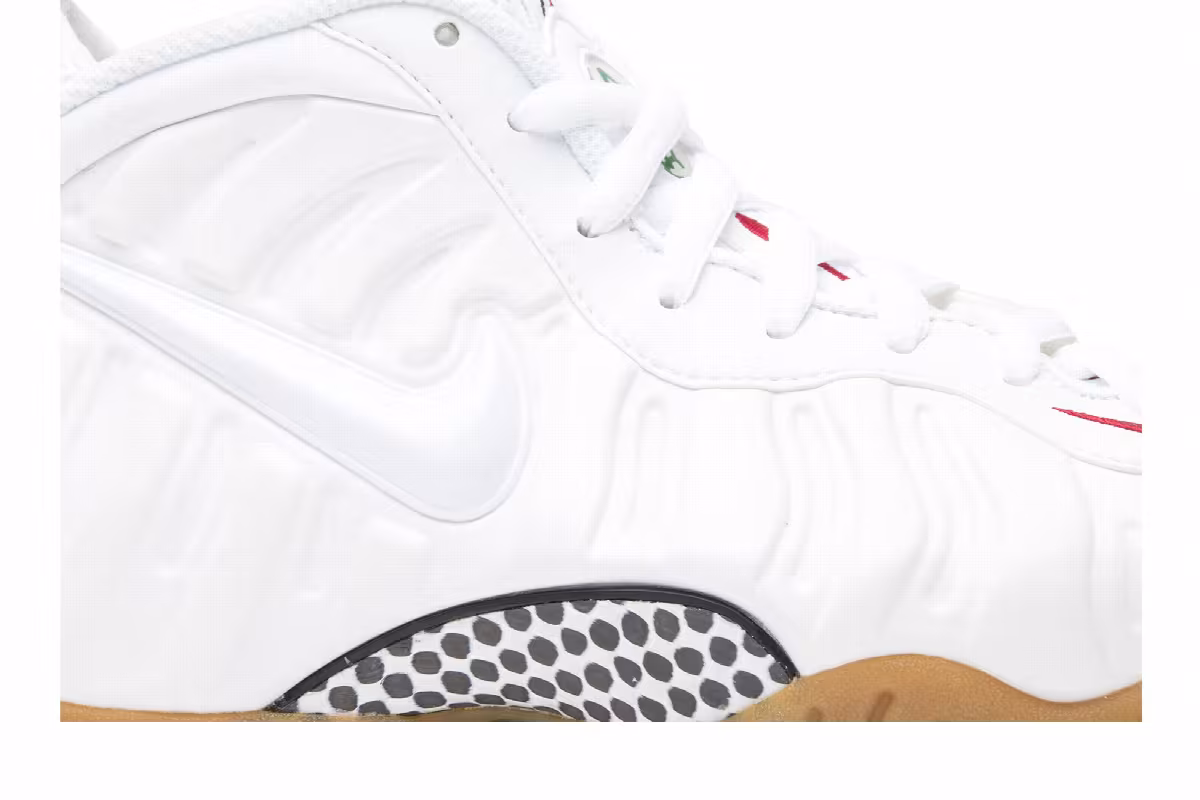 Nike Foamposite Pro Gucci - White, view 3