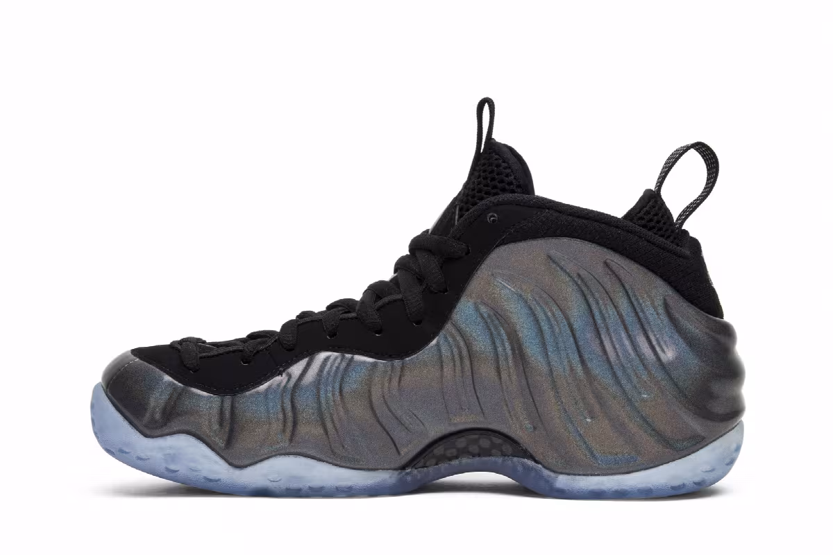 Nike Air Foamposite One hologram, view 4