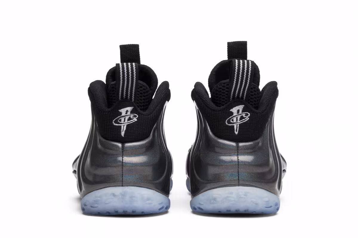 Nike Air Foamposite One hologram, view 7
