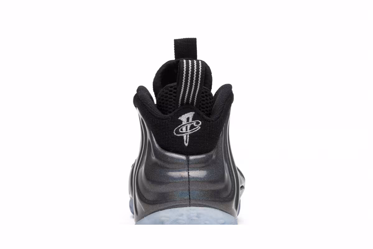 Nike Air Foamposite One hologram, view 8