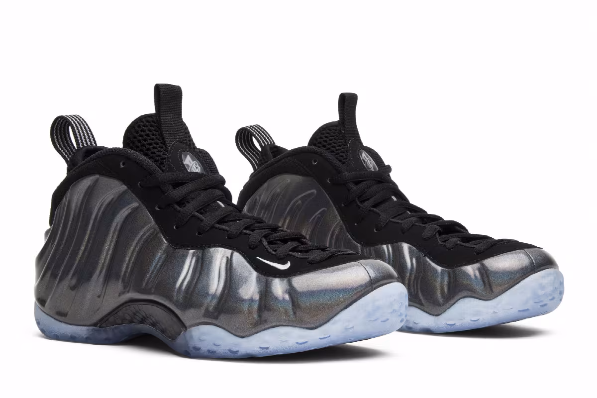 Nike Air Foamposite One hologram, view 9