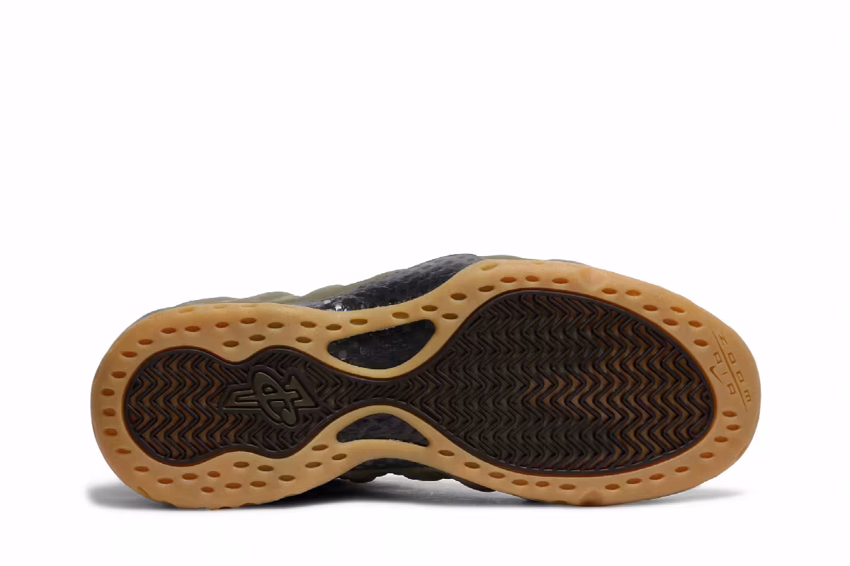 Nike Air Foamposite One PRM Olive, view 5