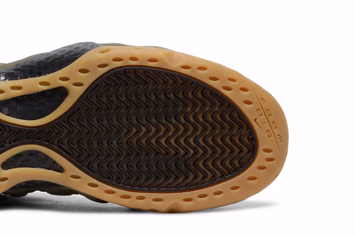 Nike Air Foamposite One PRM Olive, view 6