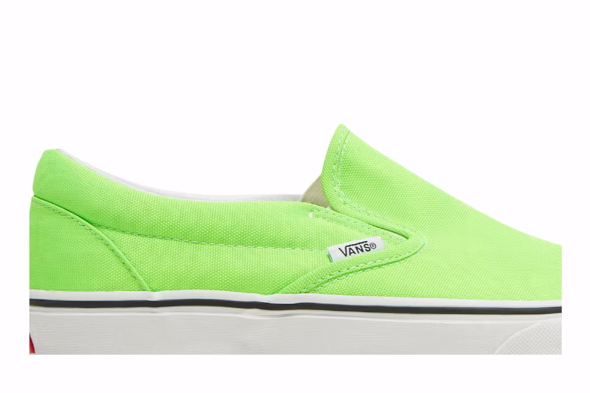 Vans Classic Slip-On Neon - Green Gecko, view 3
