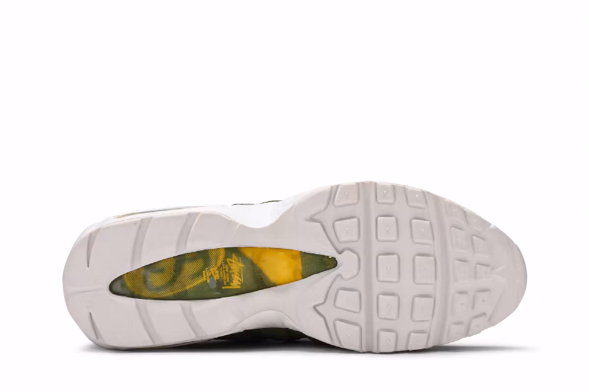Stussy x Nike Air Max 95 Olive, view 5