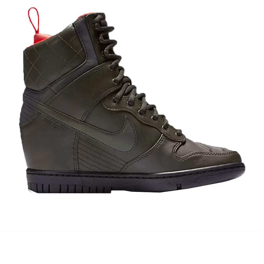 Nike Women's Dunk Sky High 2.0 SneakerBoot