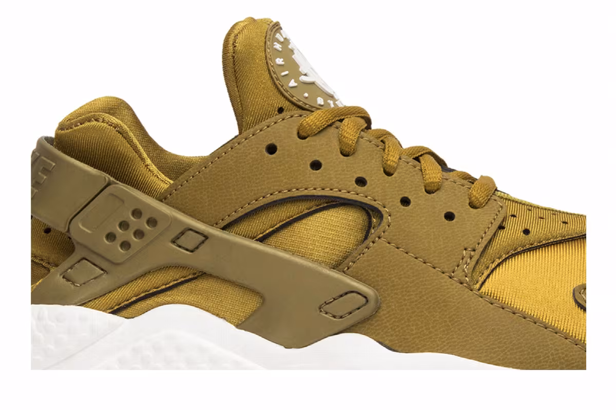 Nike Women's Air Huarache Run bronzine, view 3