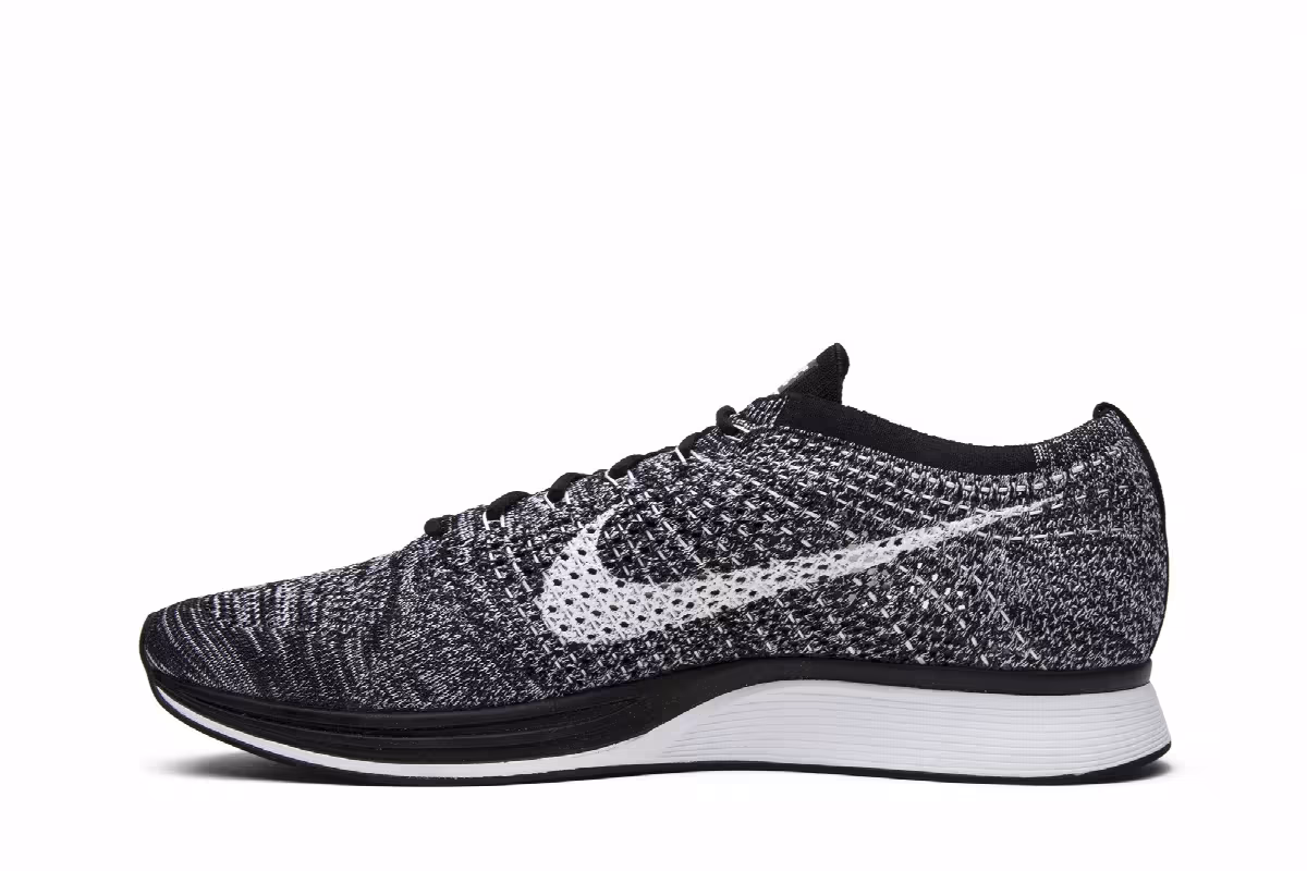 Nike Flyknit Racer Oreo 2.0, view 4