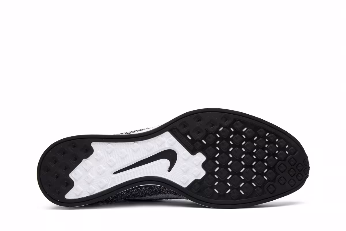 Nike Flyknit Racer Oreo 2.0, view 5