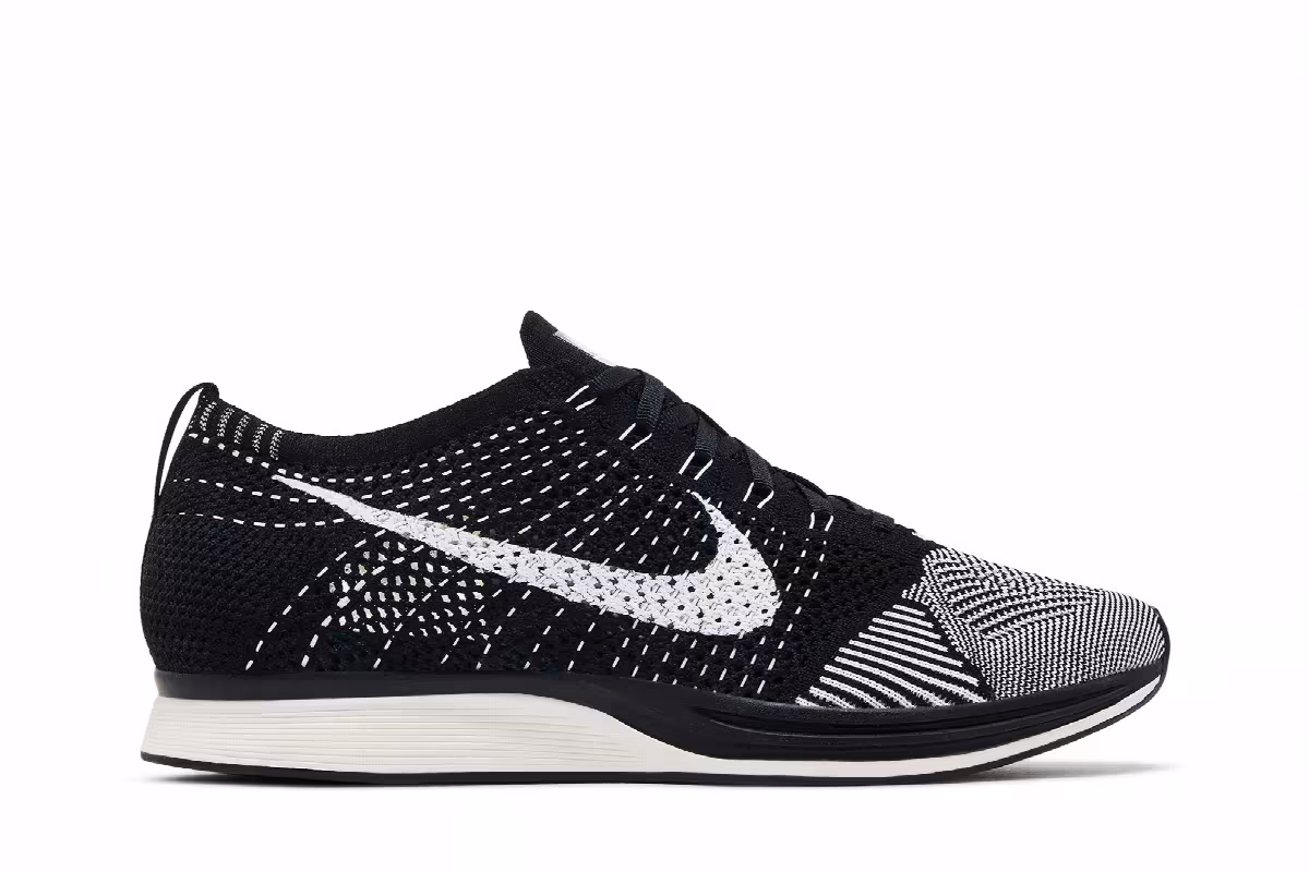 Nike Flyknit Racer Black White, view 2