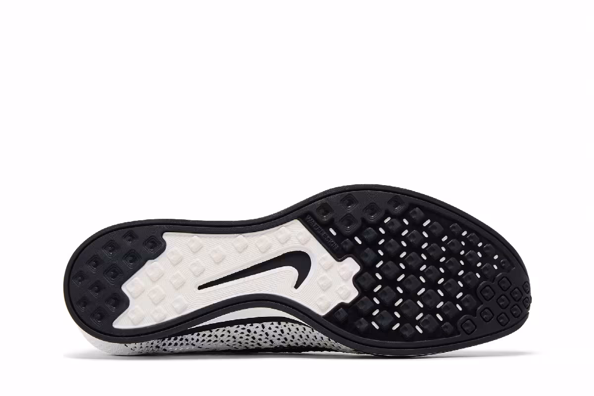 Nike Flyknit Racer Black White, view 5