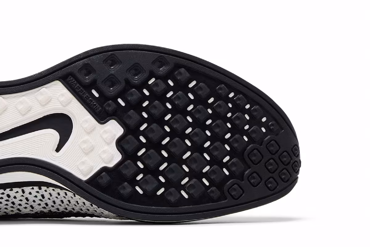 Nike Flyknit Racer Black White, view 6