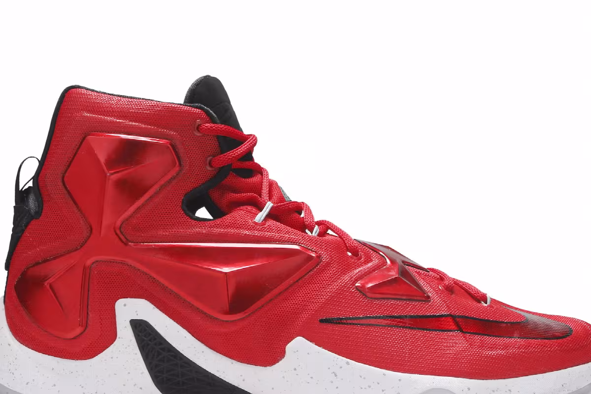 Nike LeBron 13 On Court, view 3