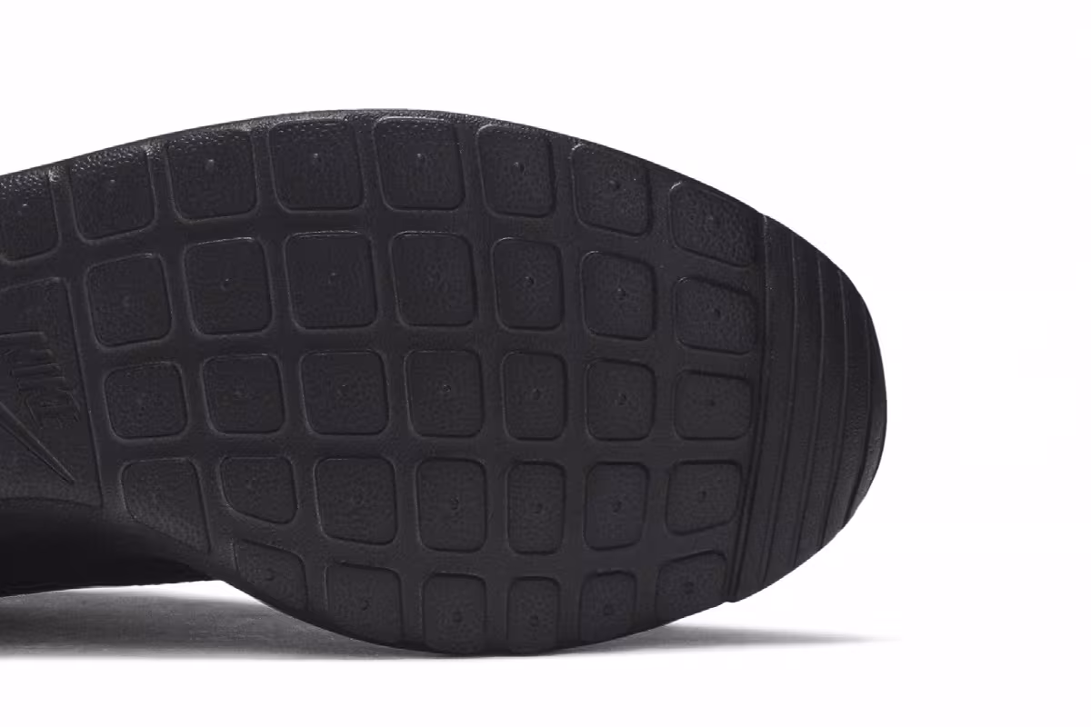Nike Roshe Run Triple Black, view 6