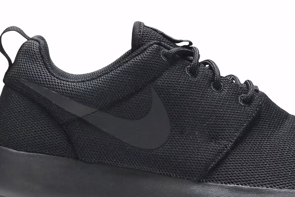 Nike Women's Roshe One Black, view 3